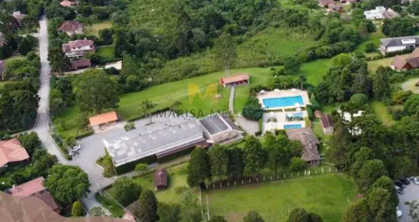 Maravilhosa Casa de Campo em Condomínio Resort Fazenda - Piscinas, 3 quartos sendo 2 suites em Piraquara