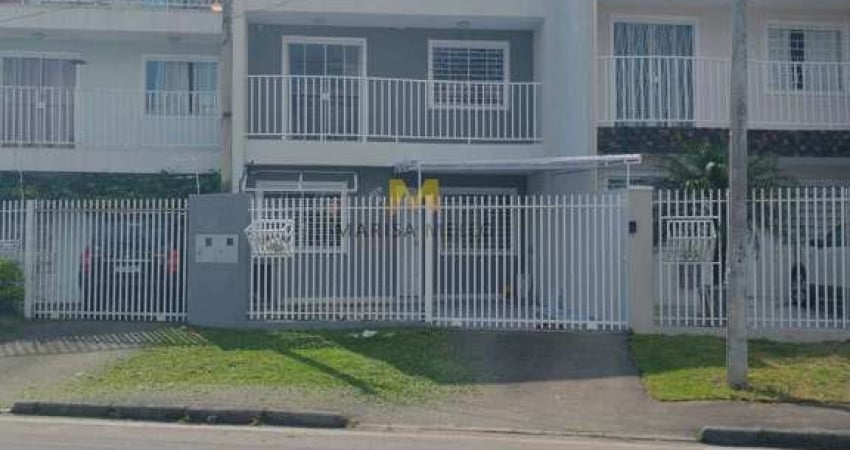 Maravilhoso Sobrado Triplex Semimobiliado para alugar com 3 quartos / 1 suíte no Centro de Piraquara.
