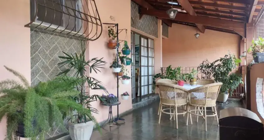 Casa com 5 quartos à venda, 261 m² por R$ 780.000 - Bosque dos Pinheiros - Juiz de Fora/MG