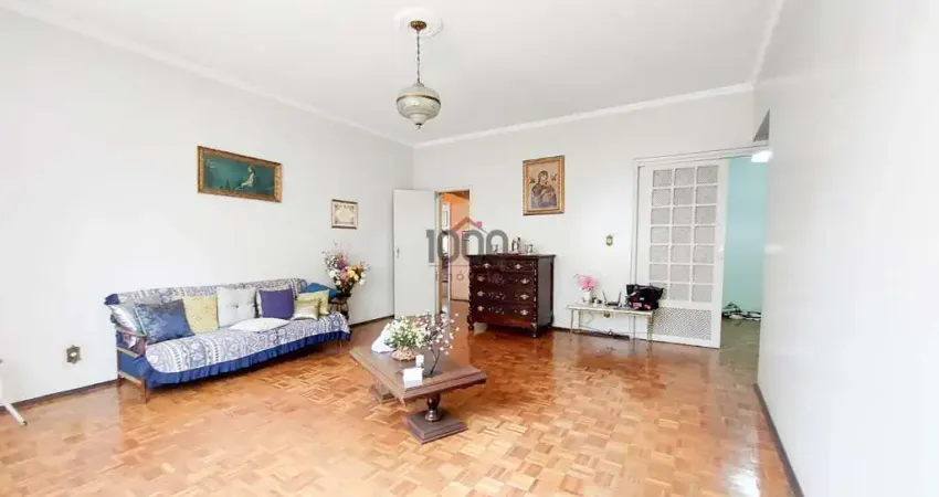 Apartamento com tamanho de casa disponível para venda.