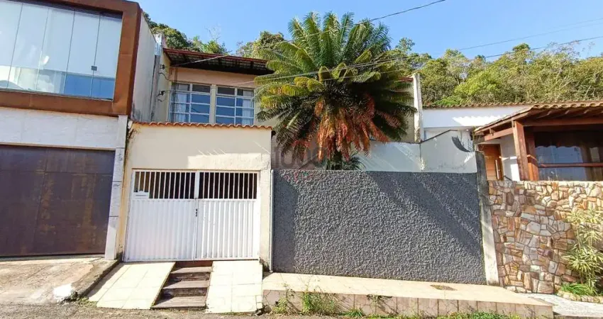 Casa com 2 quartos à venda na Rua Karl Freckman, Bosque dos Pinheiros, Juiz de Fora
