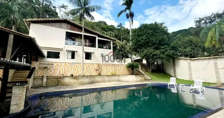 Casa com 8 quartos para alugar na Rua Jacob Lawal, Borboleta, Juiz de Fora