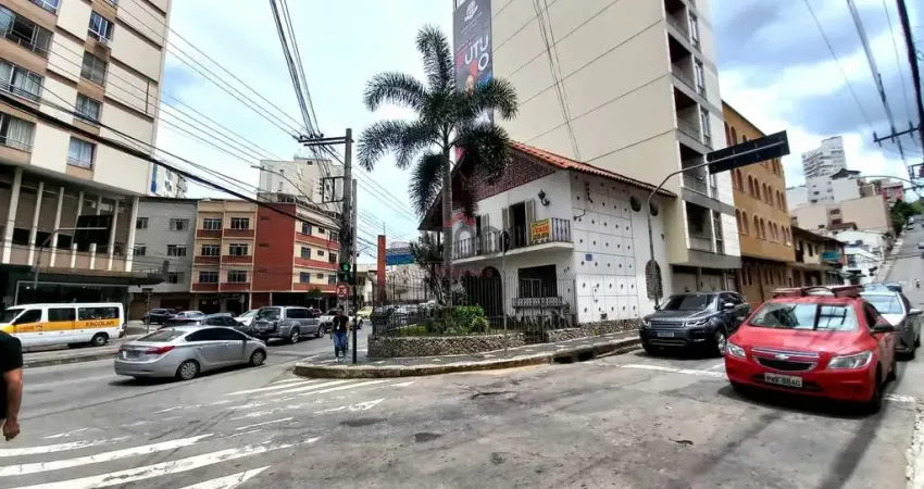 Casa com 4 quartos à venda na Rua Oswaldo Aranha, São Mateus, Juiz de Fora