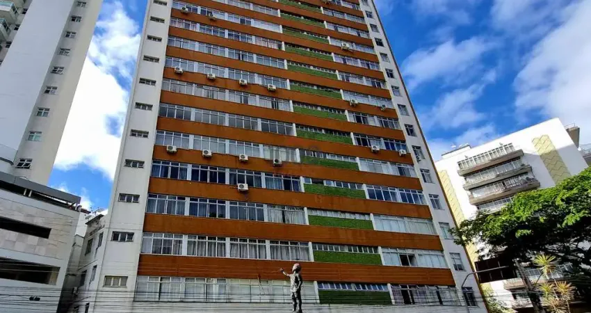 3 quartos com Elevador e portaria 24hs em frente Jesuítas