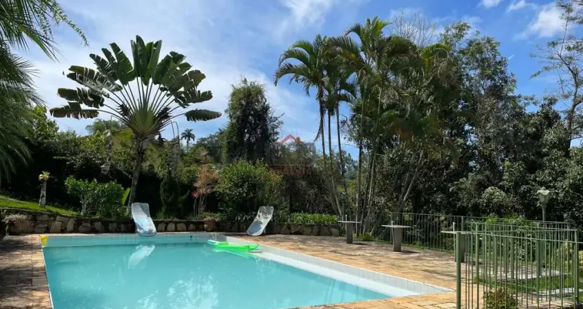 Granja Recanto dos Lagos, Piscina, 4.727 M2 murados,  Casa colonial 4 quartos, 4 vagas cobertas.