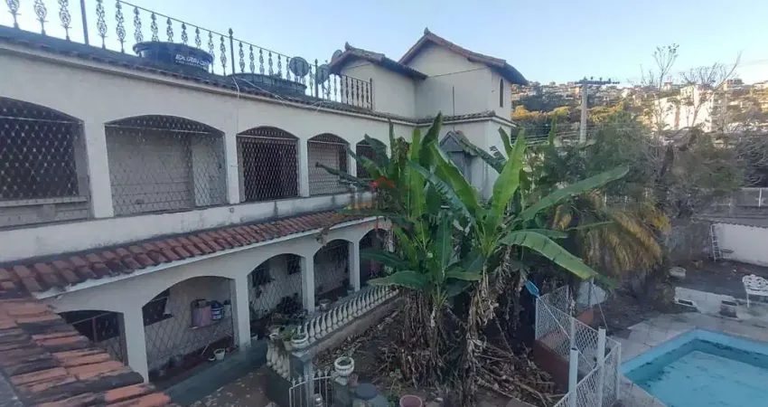 Casa com 8 quartos à venda na Rua José Libânio Rodrigues, Bandeirantes, Juiz de Fora