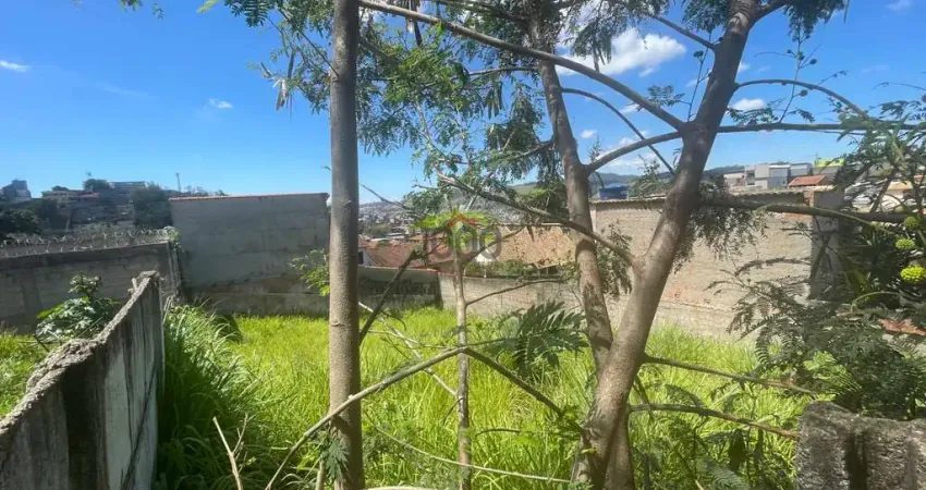 Terreno à venda na Rua Guarará, Parque Guarua, Juiz de Fora
