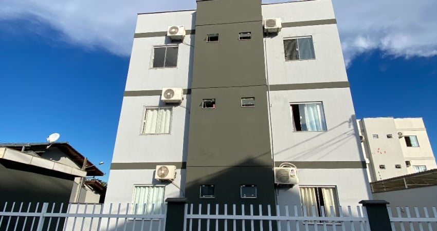 Apartamento para aluguel possui 60 metros quadrados com 2 quartos em Aventureiro - Joinville - SC
