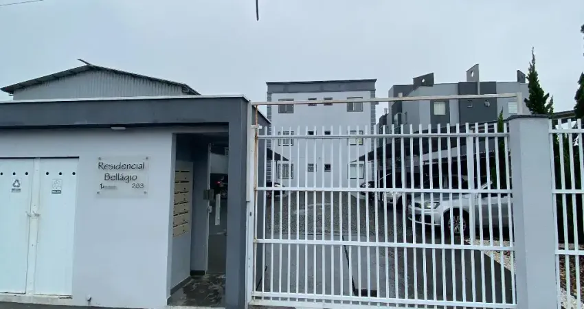 Apartamento com 2 quartos pronto para morar.