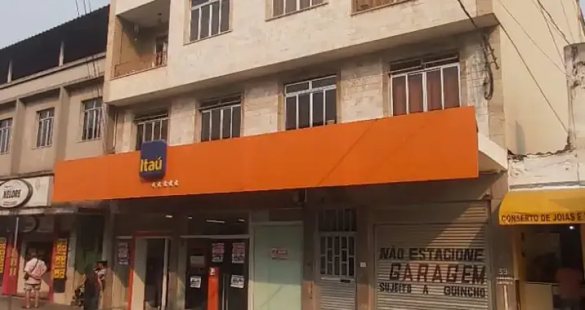 Excelente localização, na Rua principal do bairro Benfica