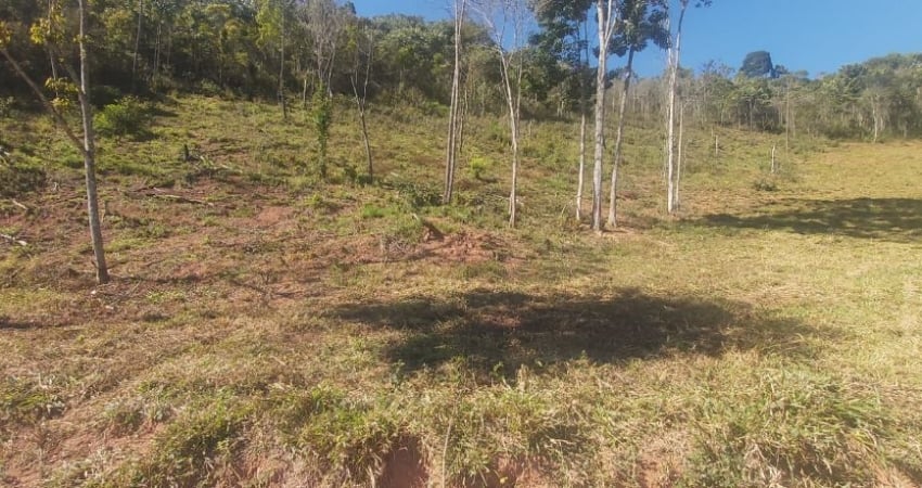 Ótimos terrenos em área Rural, no distrito de Varginha