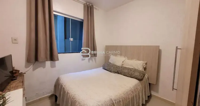 Excelente casa com 04 quartos e garagem para 04 carros e quintal amplo com pomar