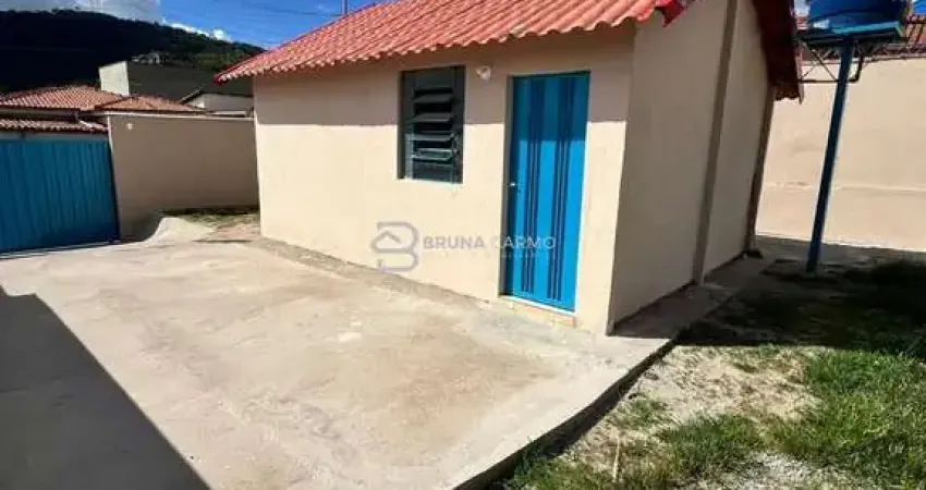Casa com 2 quartos à venda no Conjunto Habitacional Jadir Marinho, Itaúna