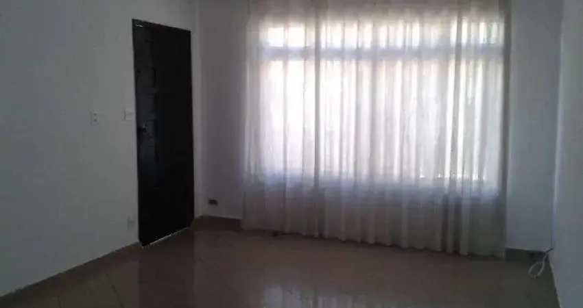 Sobrado na Mooca, 2 dormitórios, 3 vagas, quintal c/ churrasqueira.