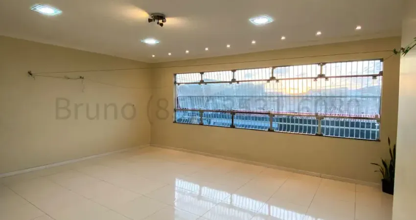 Exclusividade e Elegância em São Cristóvão – Residência Duplex com Design Versátil