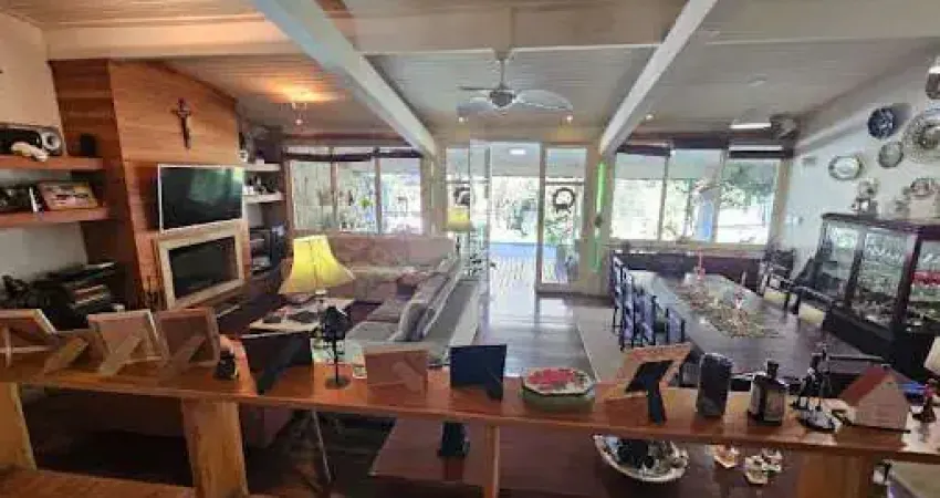 Casa com 2 dormitórios à venda, 269 m² por R$ 1.490.000,00 - Albuquerque - Teresópolis/RJ