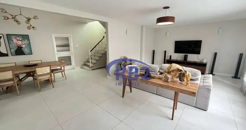 Casa duplex com 5 quartos e 2 vagas