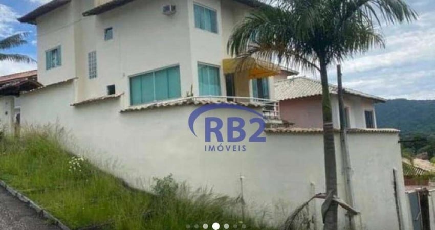 Excelente casa triplex