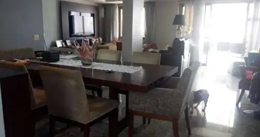 Amplo apartamento de 3 quartos (planta original 4) sala em 2 fartos ambientes, varanda grande e cômodos bem distribuídos no Jardim Icaraí. Imperdível!
