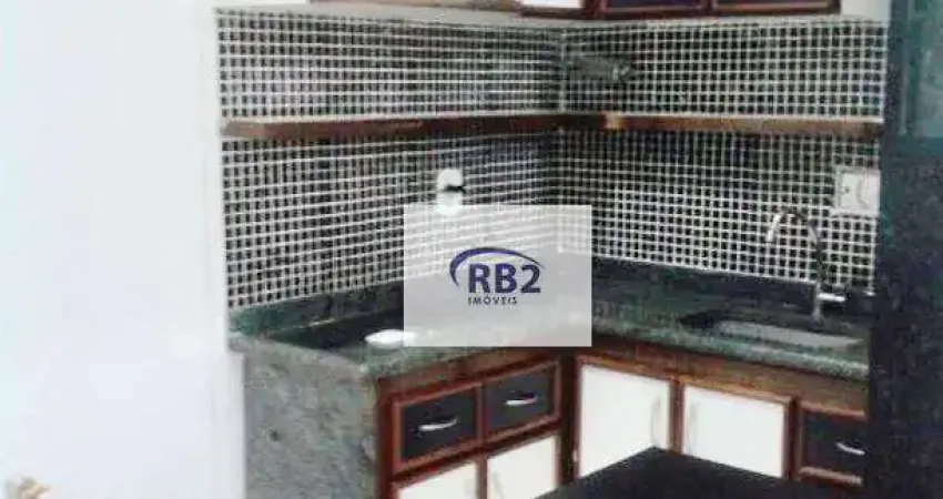 Apartamento reformado com vista para o verde