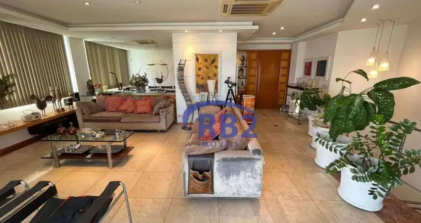 Cobertura com aproximadamente 300 m2 com vista mar em icaraí
