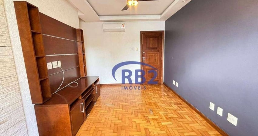 Apartamento reformado na Rua Alvares de Azevedo em Icaraí