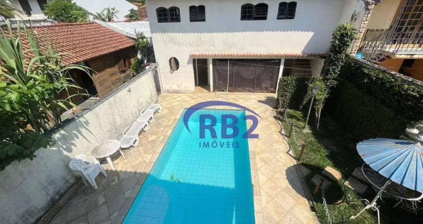 Casa duplex com 410 m2 em São Francisco, próximo ao Gay Lussac com 5 quartos sendo 3 suítes
