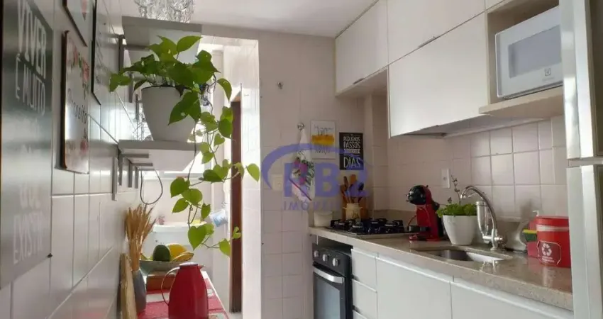 Apartamento de 2 quartos com vaga em Rua tranquila