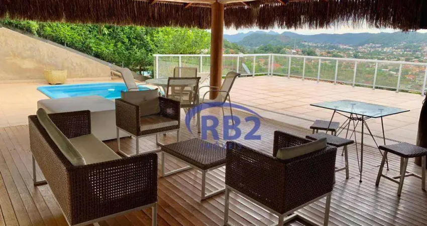 more em uma excelente casa de três suites no melhor condominio da região oceânica