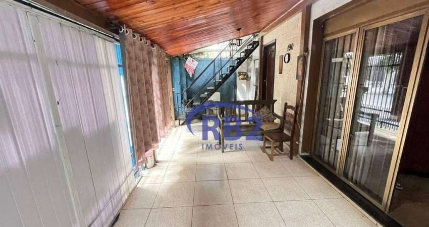 Casa triplex com potencial para fins residenciais e comerciais