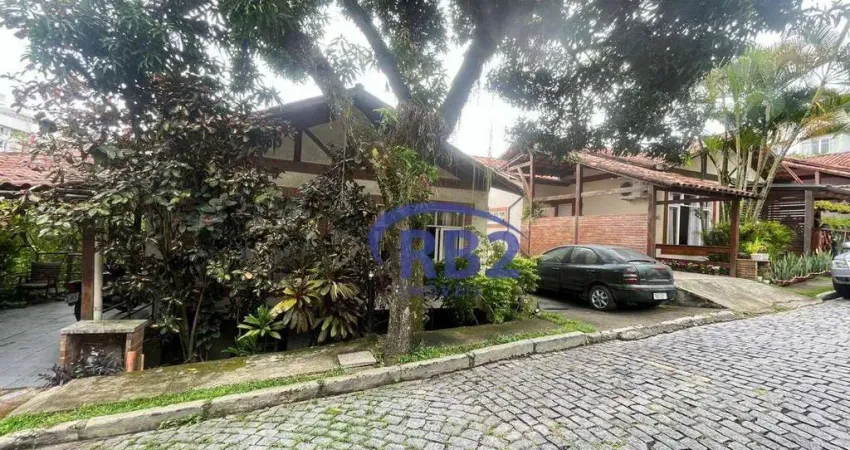 Casa em condomínio fechado em Santa Rosa com lazer completo