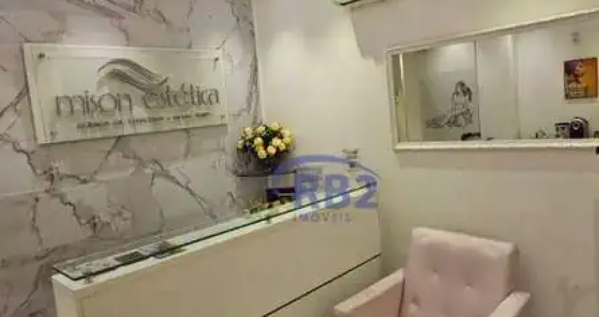 Sala Comercial área nobre em frente ao  Metrô Largo do Machado