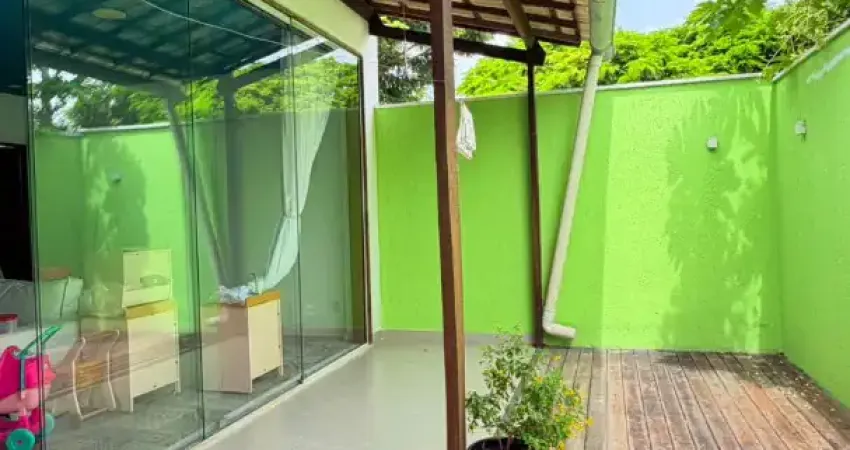 Casa de Esquina Reformada – Semi Mobiliada - no condominio Allure Residence