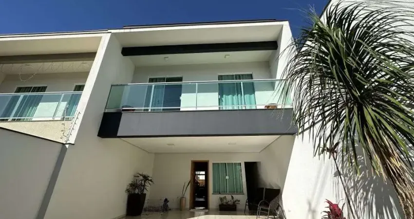 Casa com 3 quartos à venda no Colúmbia, Londrina 