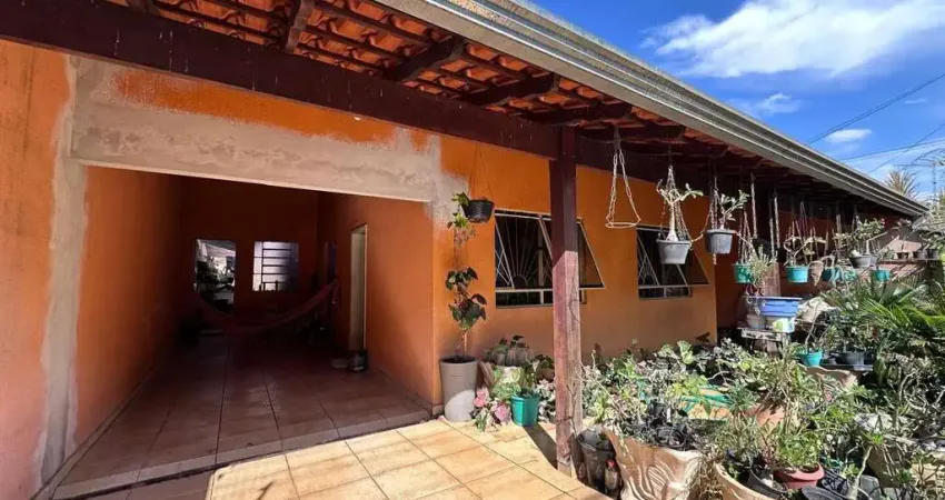 Casa com 3 quartos à venda no Conjunto Parigot de Souza 3, Londrina 