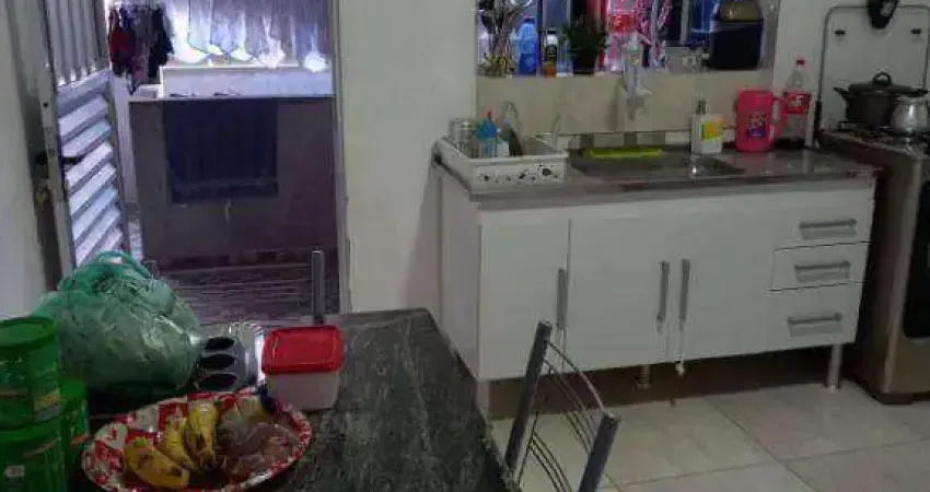 4 casas conm quarto cozinha e banheiro para renda em Americanópolis por 332.000,00