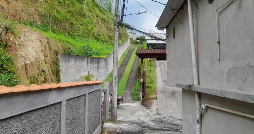 Casa à  venda no Bairro  Castrioto