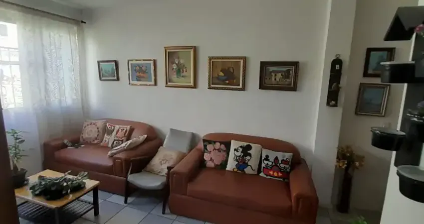 Vende - se ótimo  apartamento BNH  Chácara  Flora