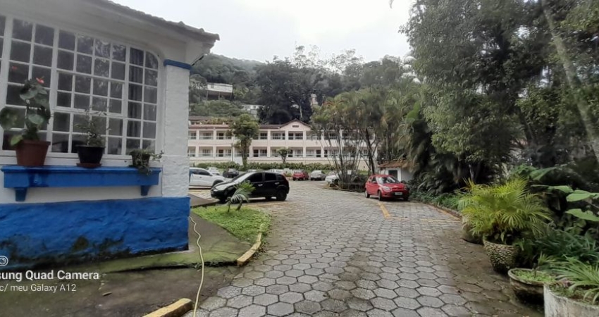 Vende - se apartamento no Cremerie Petrópolis