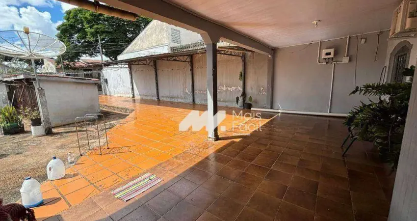 Casa com 3 dormitórios para alugar, 100 m² por R$ 1.800,00/mês - Zona 01 - Maringá/PR