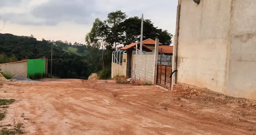Aproveita oportunida Seu refúgio em meio à natureza espera por você  , Mairinque-SP!
