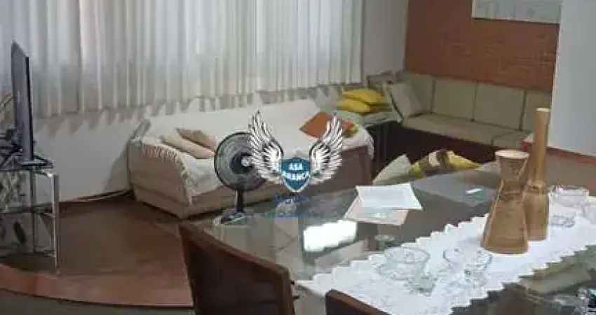 CASA TÉRREA  SANTA TEREZINHA ( ZONA NORTE) COM 03 DORMITÓRIOS , SENDO 01 SUÍTE E
