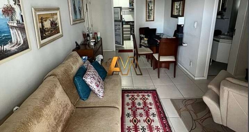 APARTAMENTO 2/4 SENDO 1 SUÍTE EM ITAPOAN - PORTEIRA FECHADA
