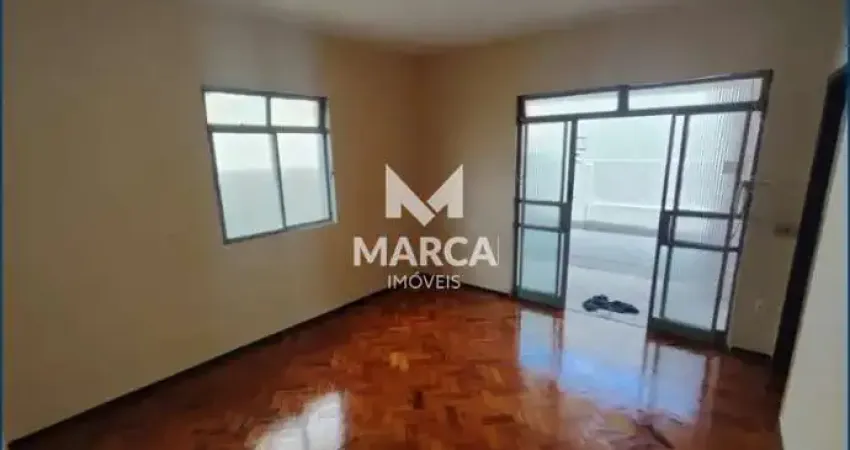 Praticidade e Localização! Casa 2 Quartos no Glória | Aluguel Fácil