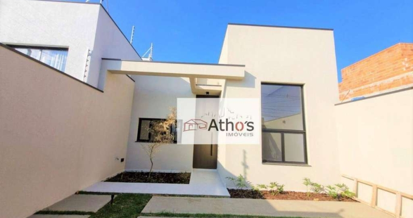 LINDA CASA COM JARDIM INTERNO