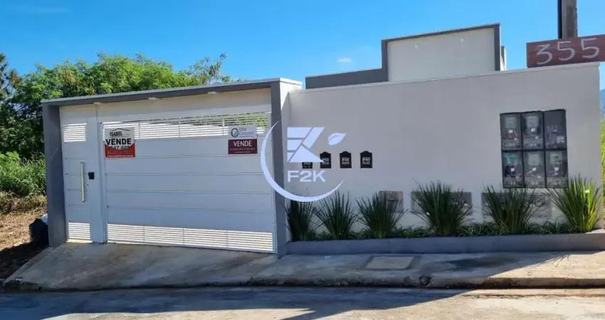 Casa recém construída em vilagio a venda com 2 dorms sendo 1 suíte e quintal, 1
