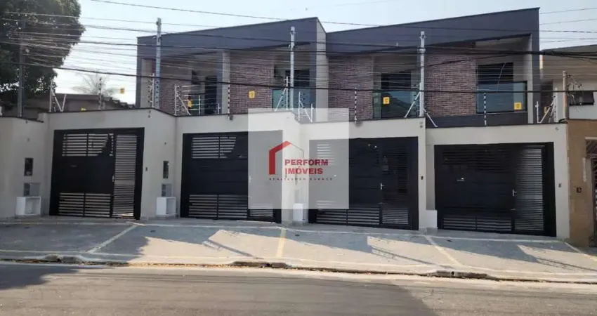 Sobrados Frontais com 3 dormitórios á venda no bairro Vila Guilhermina / SP.