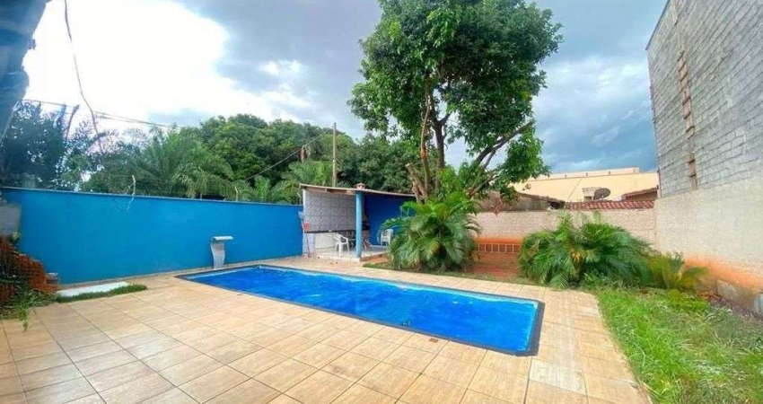 Casa com 3 dormitórios à venda, 174 m² por R$ 650.000,00 - Cidade Jardim - Goiânia/GO