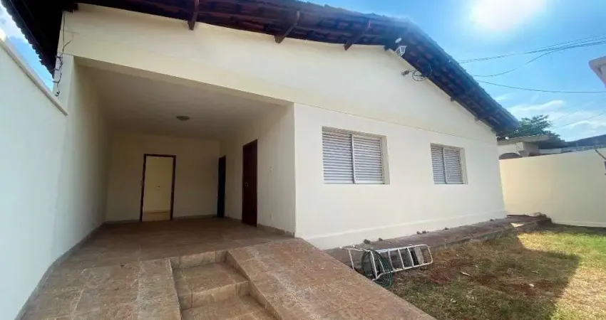 Casa de 126 m² com 03 quartos para alugar por R$ 2.500/mensais no Jardim Planalto - Goiânia