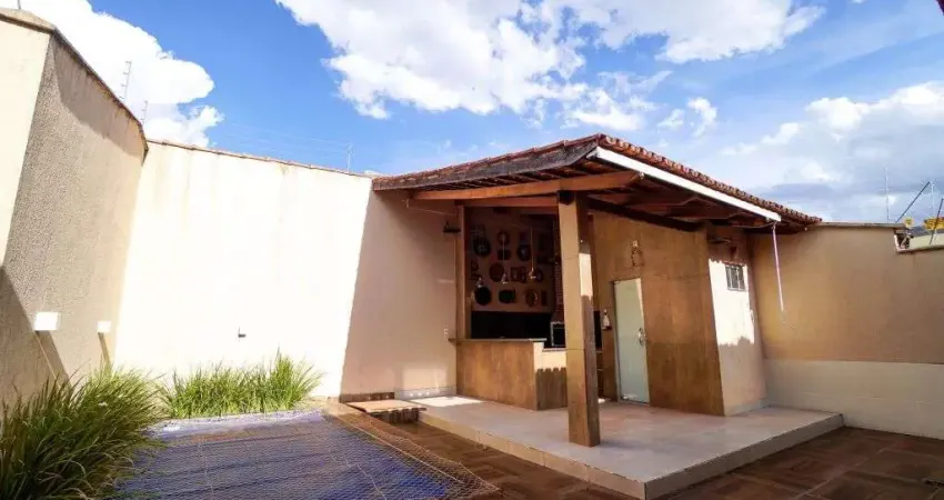 Casa de 139 m² com 3 quartos sendo 1 suíte para alugar,  por r$4.200,00 ao mês no jardim américa em goiânia